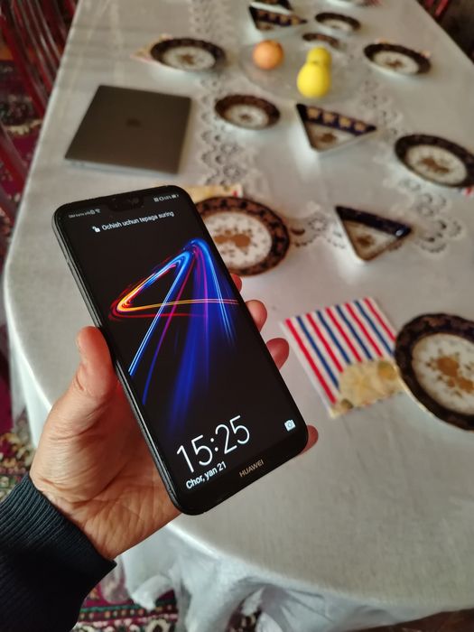 Huawei p20 live sotiladi