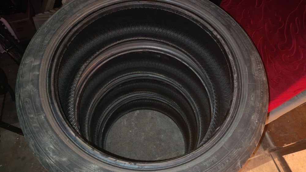 Vând 4 anvelope vara 215/45 R17