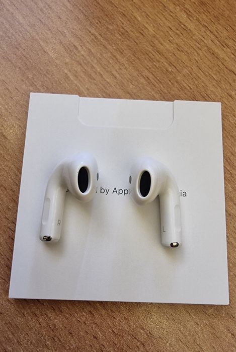 Airpods 4 Anc new