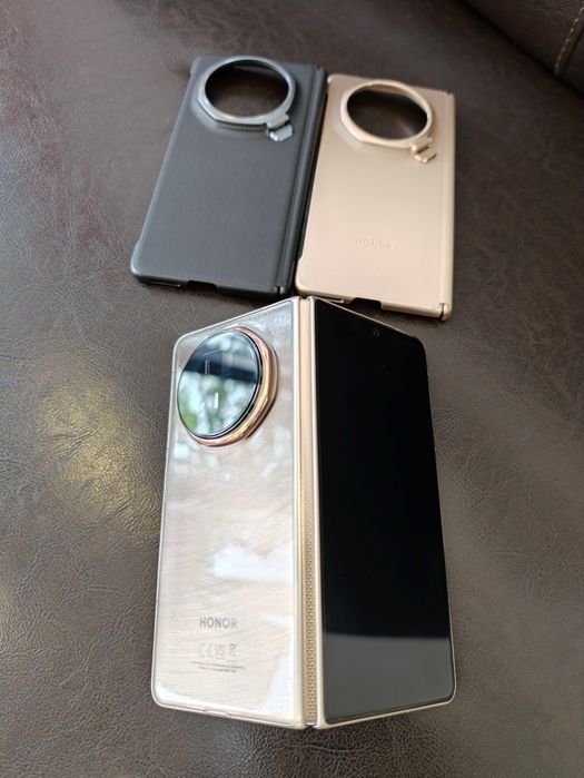 Honor Magic V5 Dawn Gold 16GB+512GB в гаранция + подаръци - бартер
