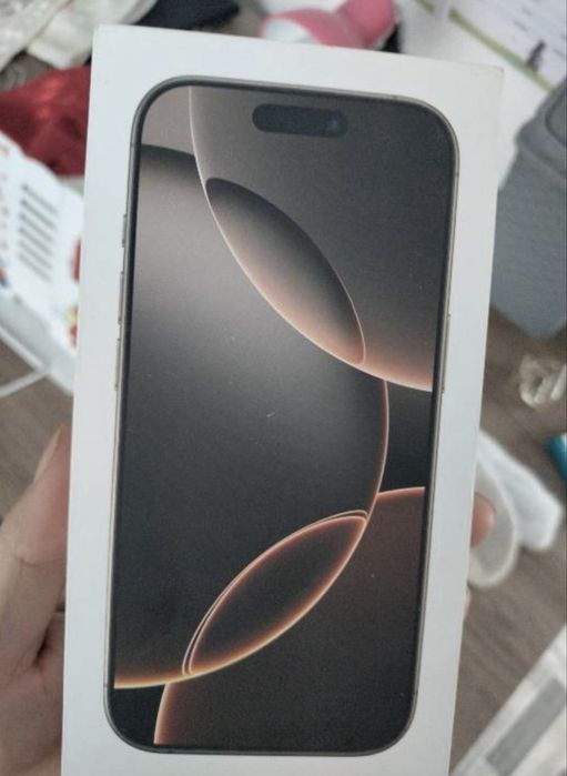 Iphone 16 pro продам срочно