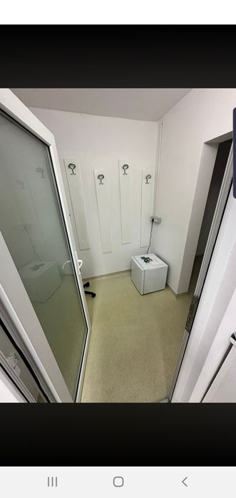 Închiriez spatiu comercial în  Beius