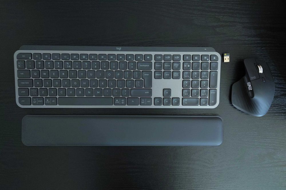 Комплект клавиатура, мишка и подложка Logitech MX Keys S + MX Master 3S Combo