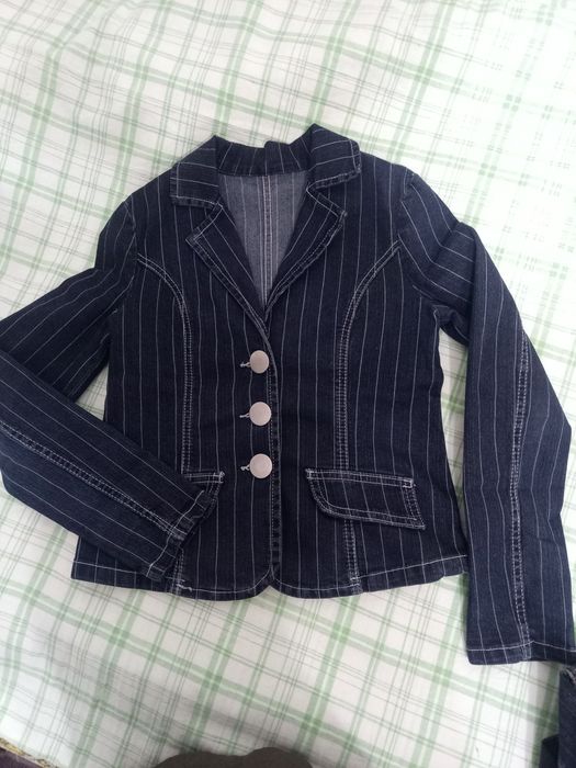 Продам куртки джинсовые  на возраст 9--11 л