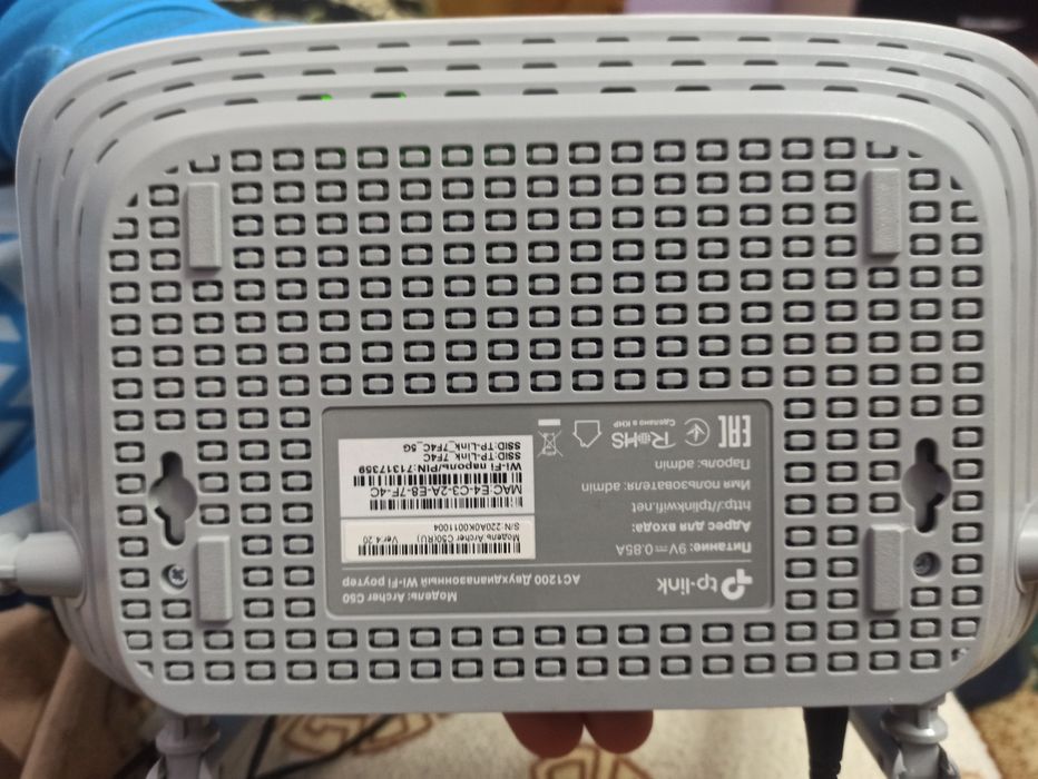 Wifi router yangi simsiz hamma joyga ishlaydi garant beramiz