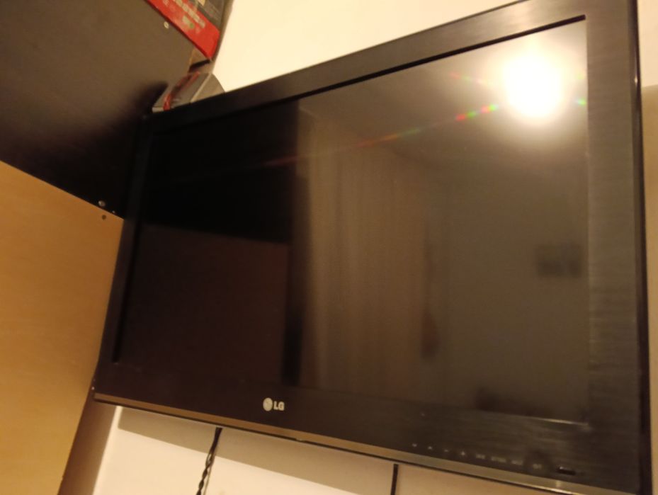 Телевизор LG )))