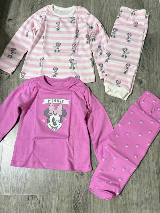 Pijama bebe su compeu  pretul il vb in privat