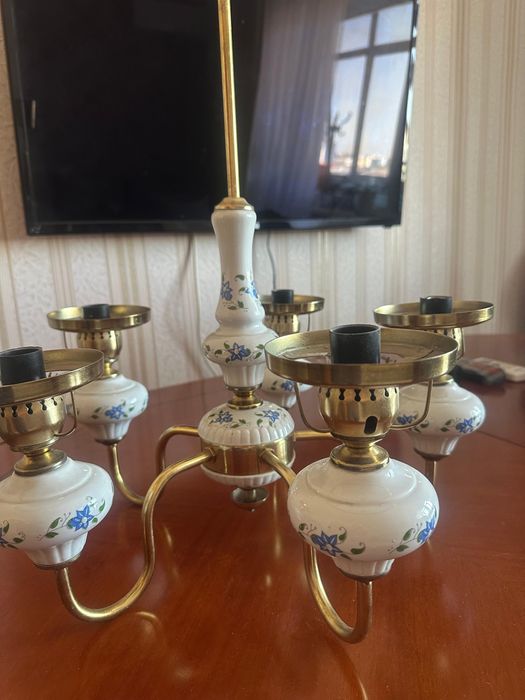 Продаю люстру в отличном состоянии