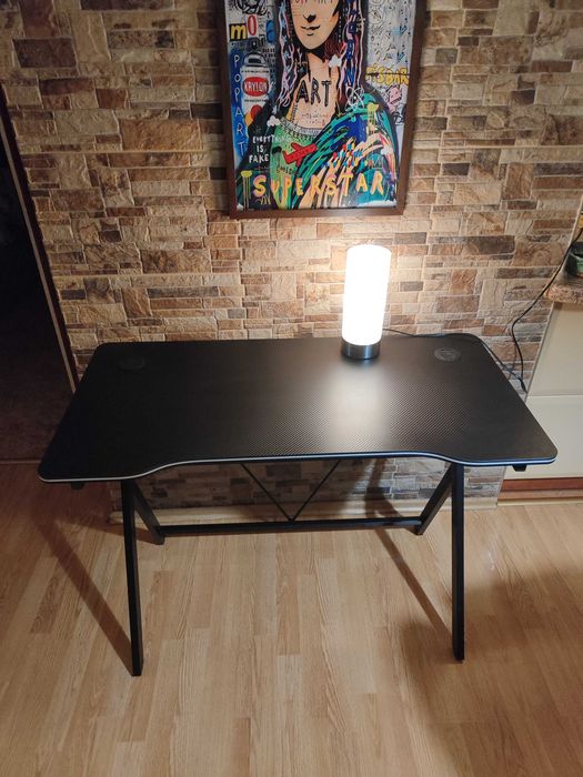 Ново гейминг бюро Huzaro Hero 1.4 – Черно, Стомана/Carbon Fiber