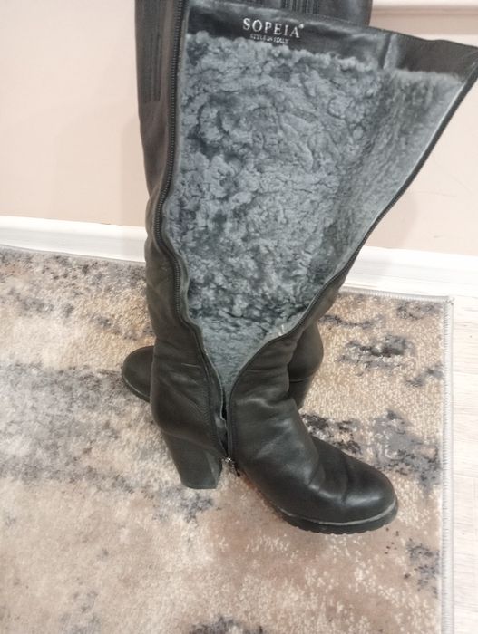 Продам женский зимний сапоги