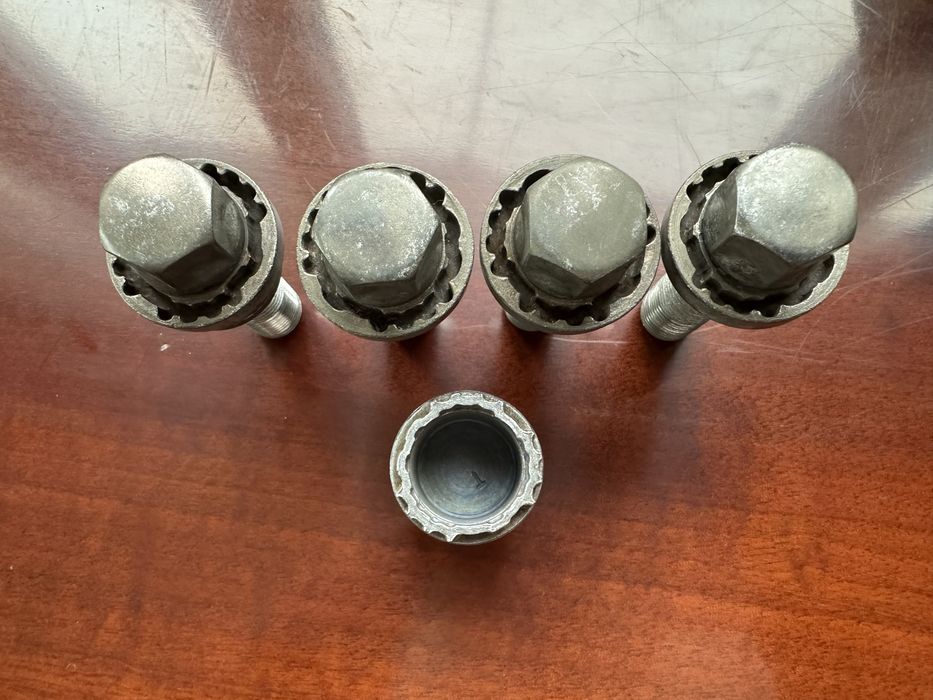 4 Prezoane OEM antifurt + cheie Volvo S90 - 2018