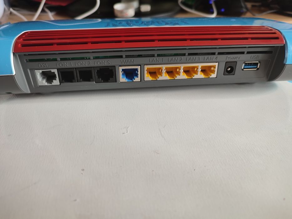 Рутер Fritz!Box 7590