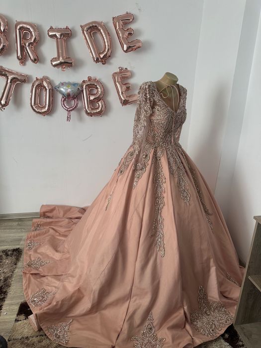 Продавам 3 рокли