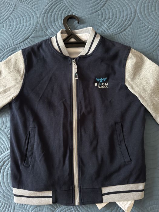 Продам бомбер Binom School