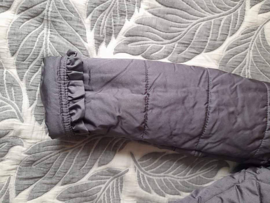 Продам пальто для девочки на рост 134