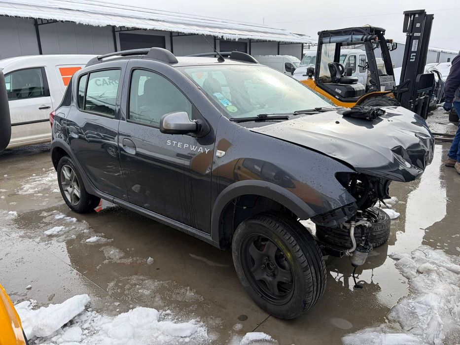 Dezmembrez Dacia Sandero Stepway 1.5 BlueDci 95 cai 70.000 km an 2020