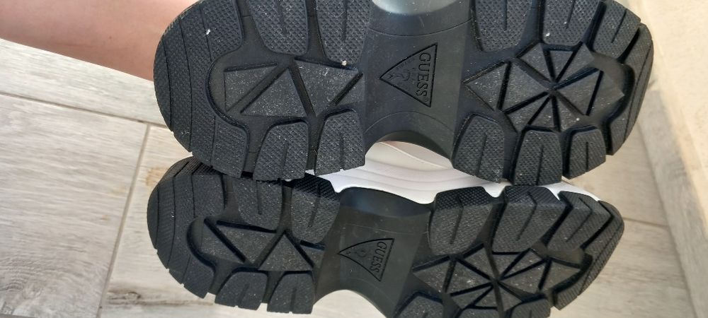 оригинални сникърси guess