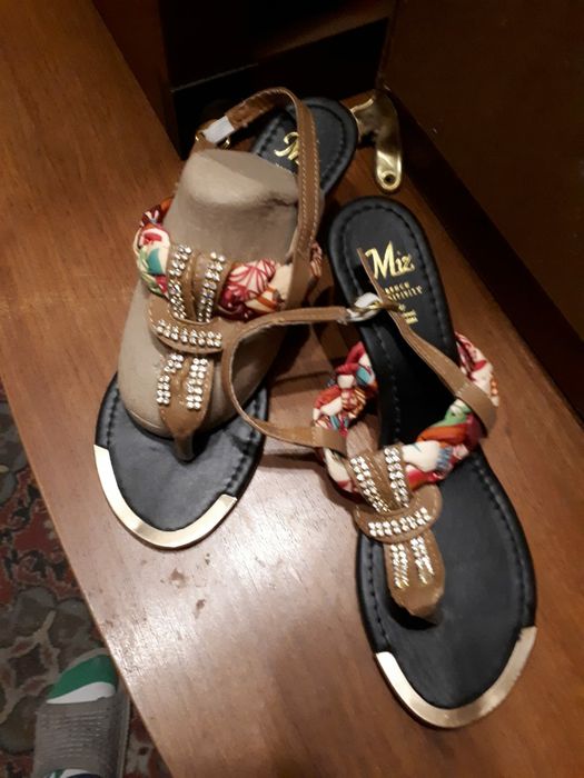 Босоножки шикарные