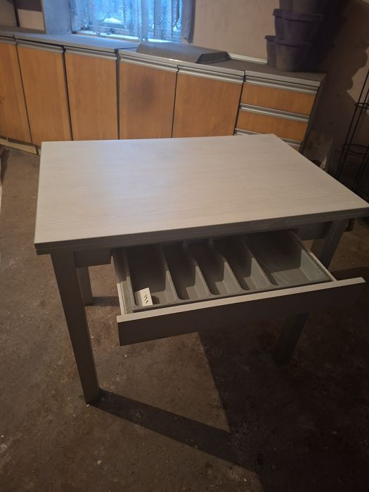 Стол кухонный продам