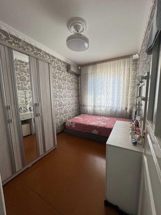 Продается 3-комнатная квартира, Юнусабад 13 квартал, 2 этаж, не торец