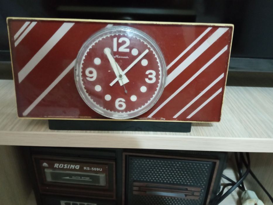 Молния соати сотувда. Продается  часы Молния.