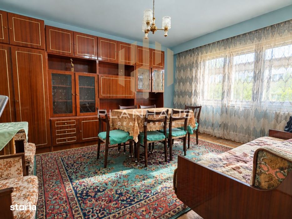 Apartament cu 3 camere zona Petru Rares