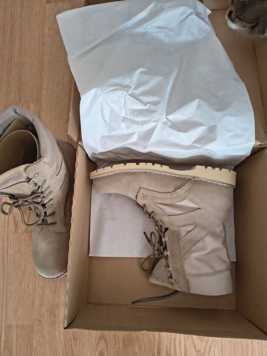 Bocanci bej din piele întoarsă