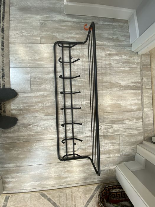 Вешелка настенная