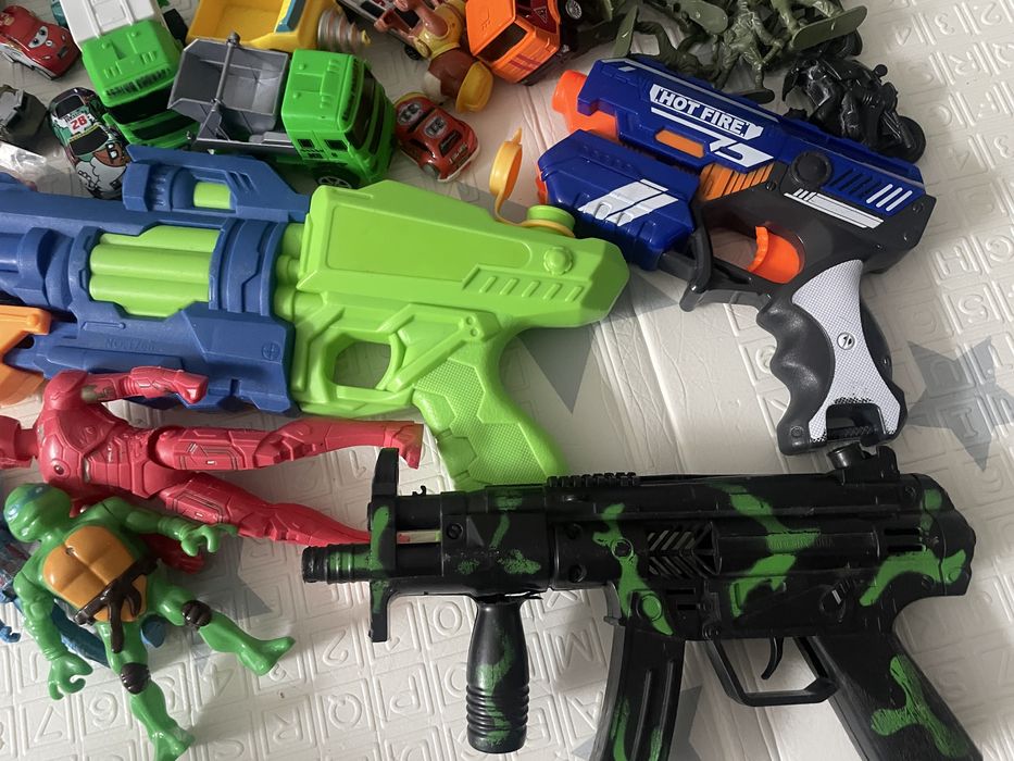 5 пакетов игрушек