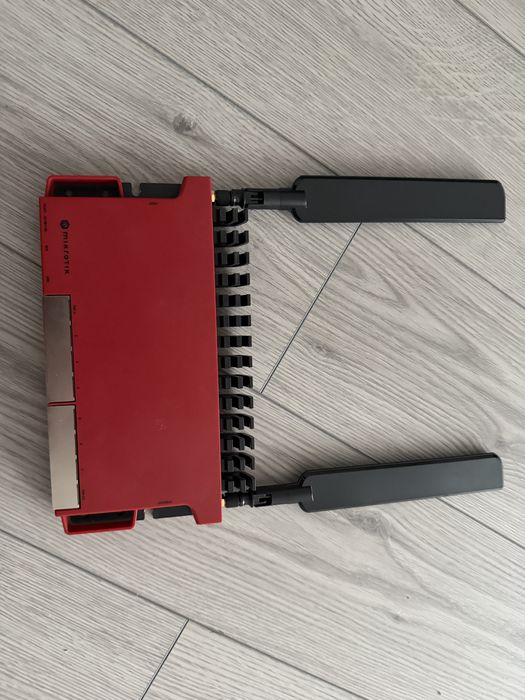 Router microtik L009uigs