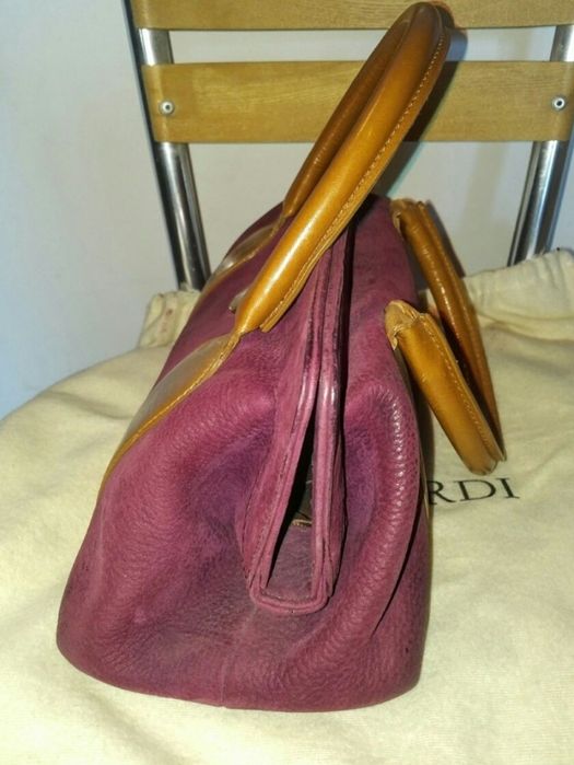 GUCCI оригинална кожена чанта + ТRUSSARDI оригинална кожена чанта