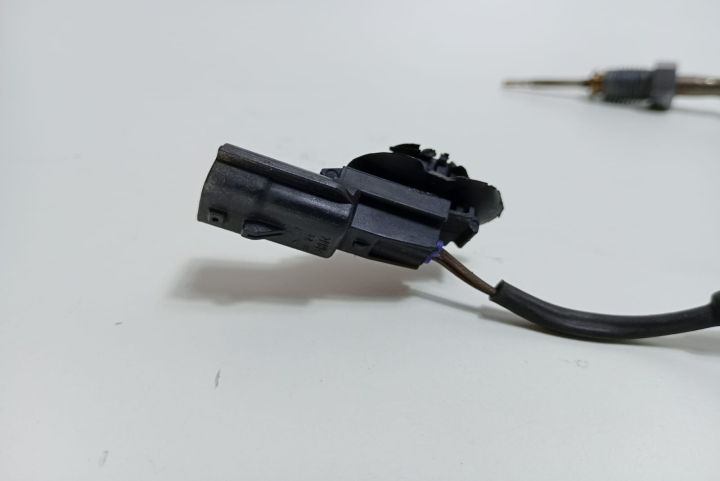 Senzor  temperatura gaze 8126R Renault Captur prima generatie seria