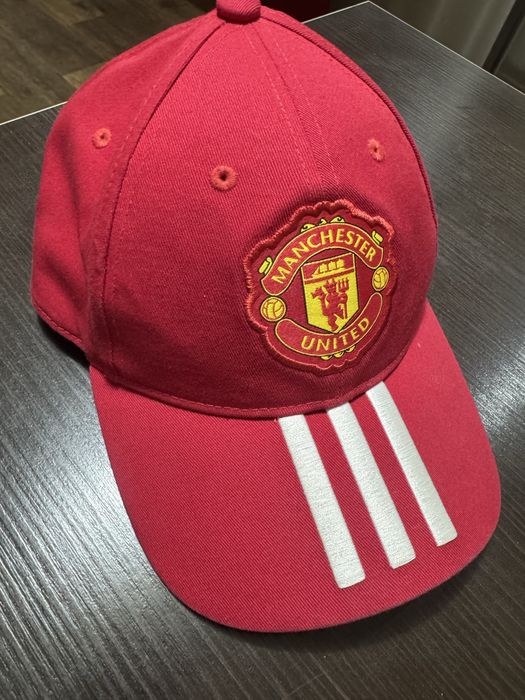 Кепка adidas оригинал 100% .