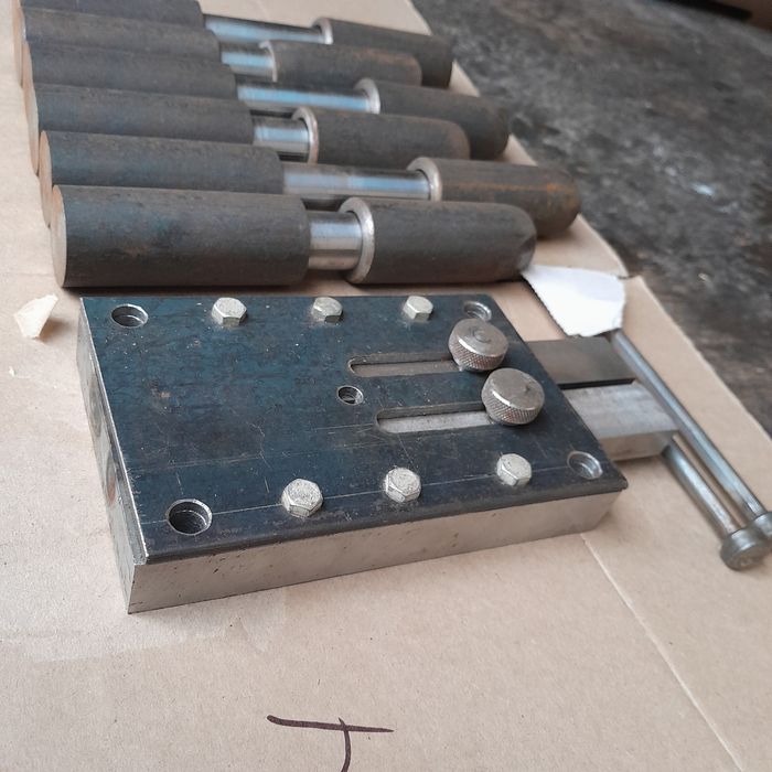 Замок гаражный, реечный. Новый. Петли гаражные, наварные. Новые.