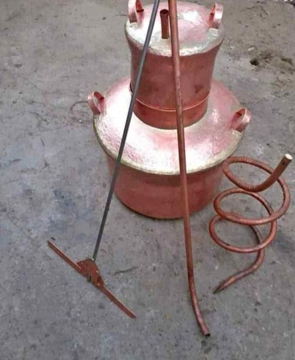 Vand cazane de facut tuica din cupru alimentar avem pe stoc de 80 de l