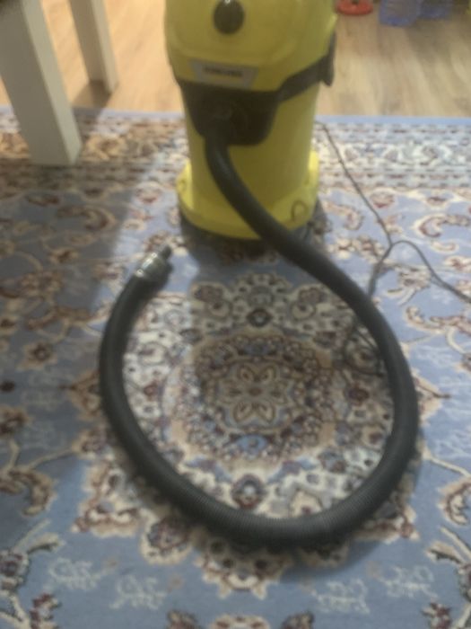 Срочно продается пылесосо стройтельный Karcher WD 3