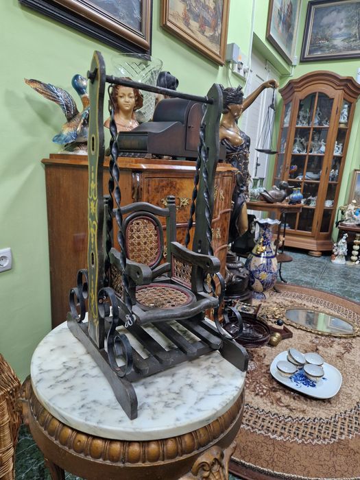 Уникална голяма антикварна люлка за кукли - Оригинал