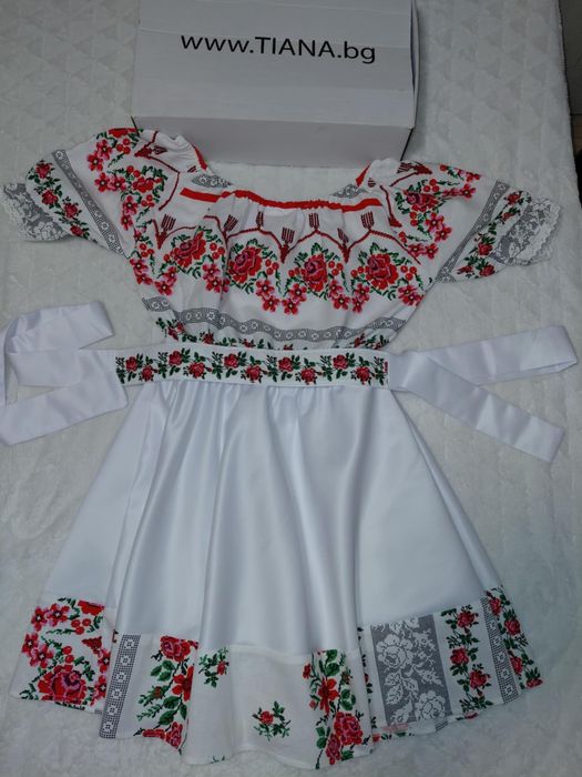 Чисто нова рокля с шевици, размер Л