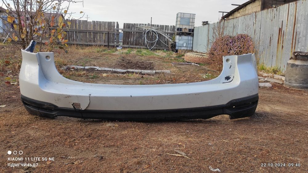 Продам бампер Субару