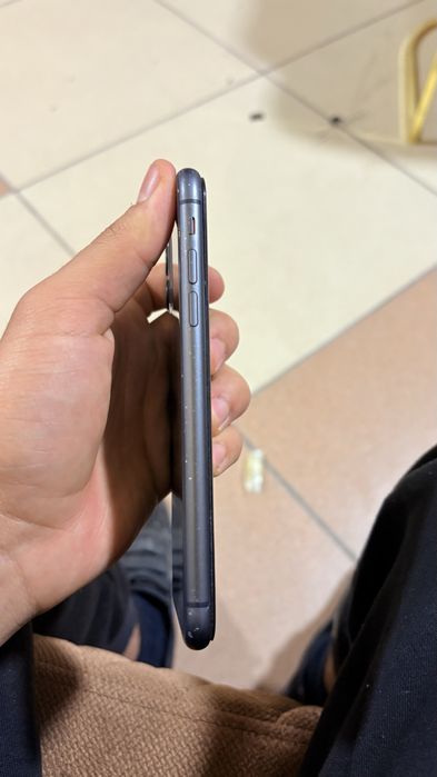 Продам IPhone 11