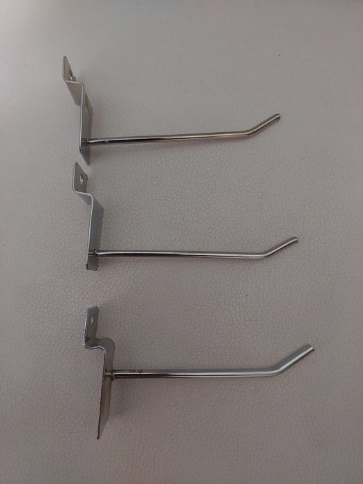 Крючки для экономпанели.