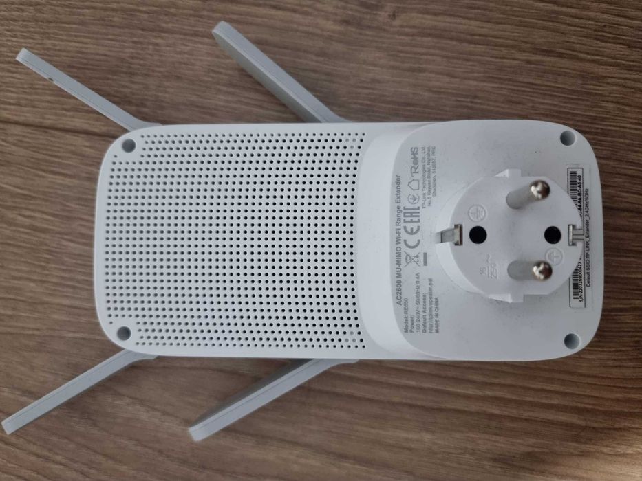 Router TPLink Archer C2300 si Range extender/AP TPLink AC2600 RE650
