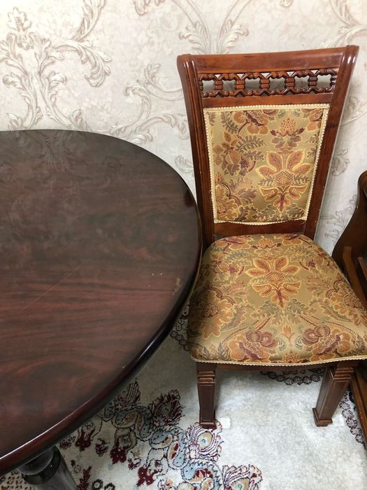 Продам стол и стулья