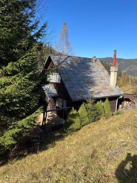 Casa de vacanta cu 20 ari teren langa telescaun