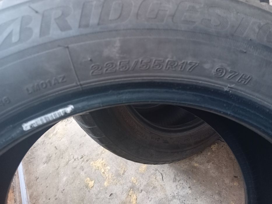 Oferta! Vând set 4  bridgestone 225 55 17 iarna