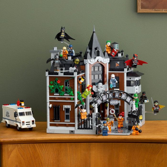 Lego 76300 Аркам Асайлъм , Lego Batman,  Lego DC Arkham Asylum 76300,  2953 части