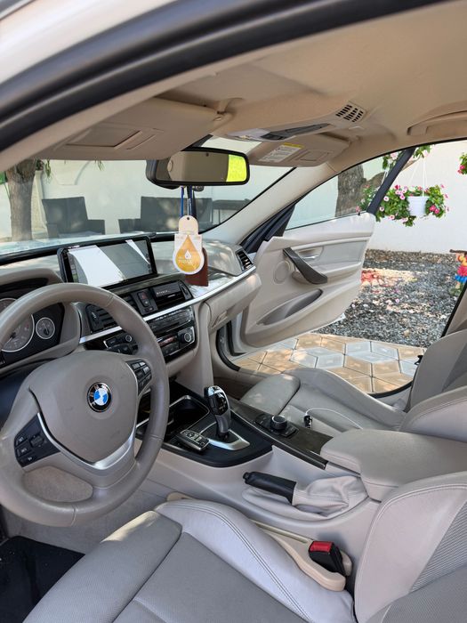 Vând BMW 320 D an 08-10-2012