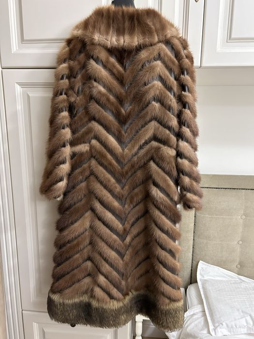 Palton exclusivist din blană naturală de nurcă (vizon)
