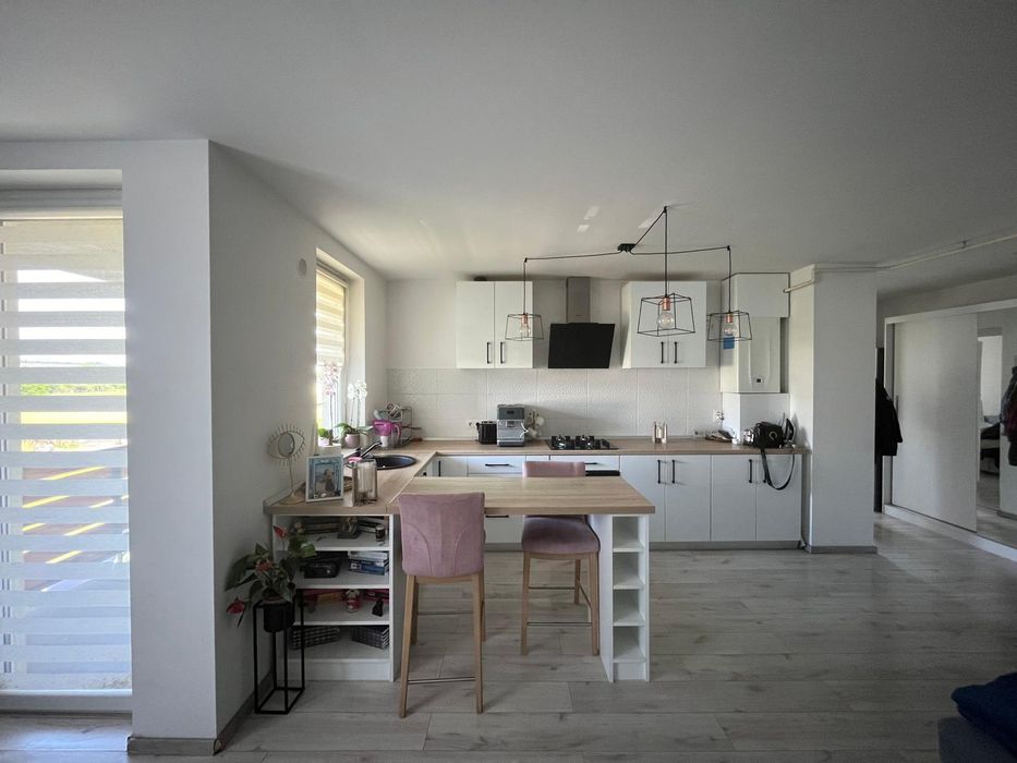 Închiriez apartament cu 2 camere Unirii