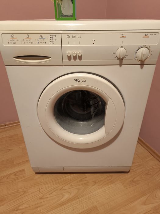 Vând mașină de spălat Whirlpool 8 kg stare bună de funcționare